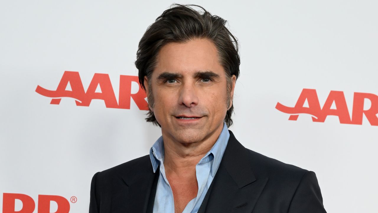 John Stamos: Ανακαλύπτει τις ελληνικές του ρίζες σε ένα συναρπαστικό ντοκιμαντέρ