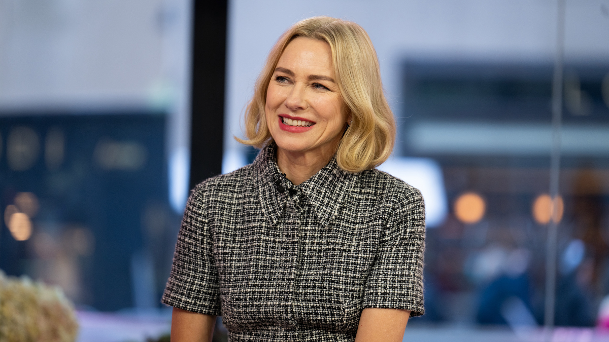 Η κόρη της Naomi Watts κάνει το ντεμπούτο της στην πασαρέλα του Valentino