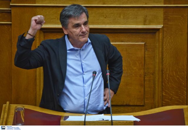 Τσακαλώτος: Ο Μητσοτάκης προτείνει ο ΦΠΑ στα φάρμακα να πάει στο 11% ή στο 22%;