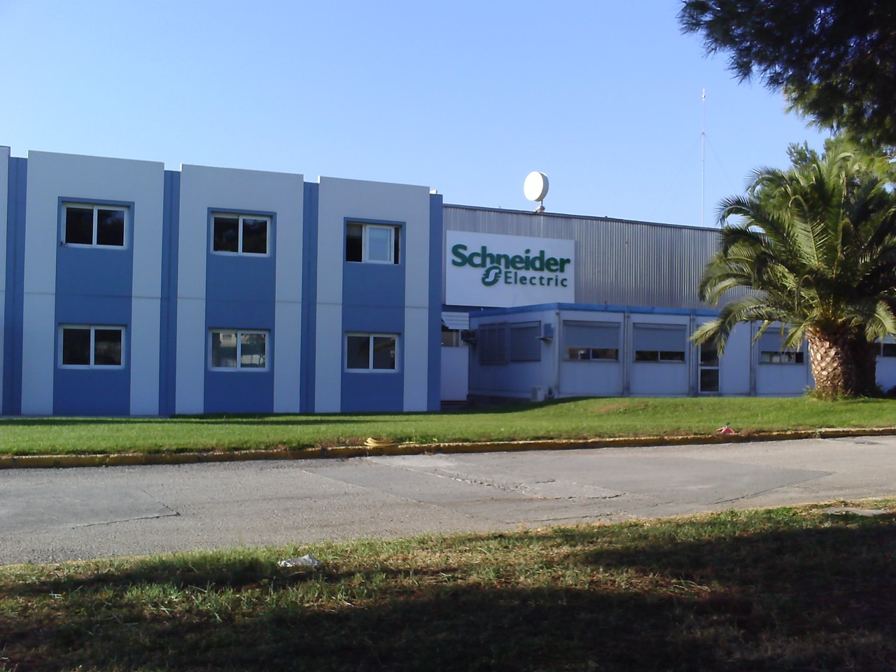 Συμβαση 23 εκατ. μεταξύ ΔΕΔΔΗΕ και Schneider Electric