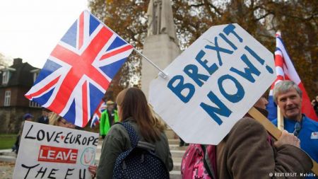 Βρετανία: Πανταχού παρόν το Brexit το 2017