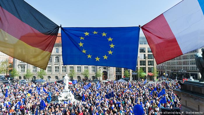 Γερμανία – Γαλλία: δύο πόλοι στην ευρωζώνη