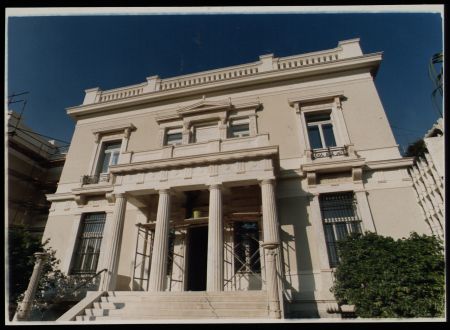 Τριμελής επιτροπή αναλαμβάνει προσωρινά την διεύθυνση του Μουσείου Μπενάκη
