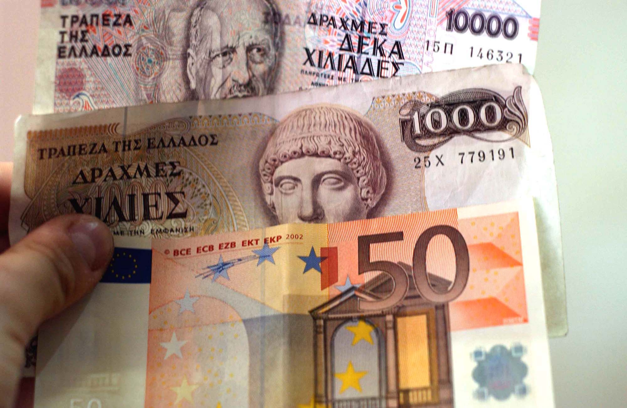 Παρίσι και Βερολίνο ετοιμάζονται για έξοδο της Ελλάδος από το ευρώ