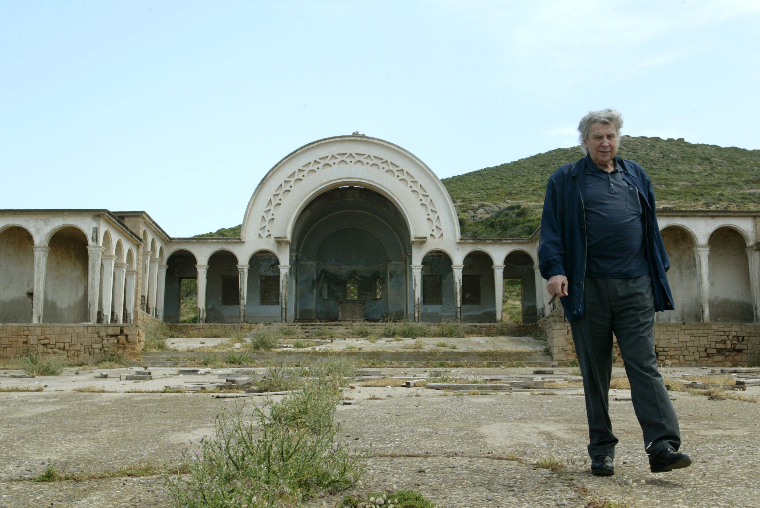 Θεατρική διαδρομή στη ζωή και το έργο του Μίκη Θεοδωράκη στη Μακρόνησο