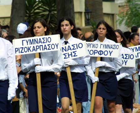 28η Οκτωβρίου στη Λευκωσία:  τουρκικές απειλές αλλά όχι ελληνικά κάγκελα