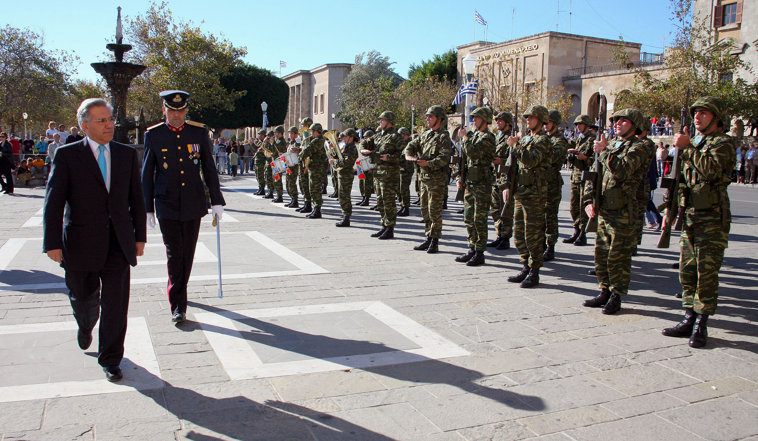 Επεισόδια στην παρέλαση για την ενσωμάτωση της Δωδεκανήσου