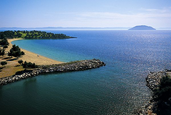 Στα 460 δισ. ευρώ η συμβολή του τουρισμού στο ευρωπαϊκό ΑΕΠ