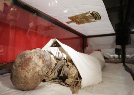 Αιγυπτιακή μούμια δώρο Νάσερ σε Μακάριο βρέθηκε σε αποθήκη