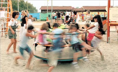 Παιδιά ξένοιαστα… για δύο 24ωρα ακόμη