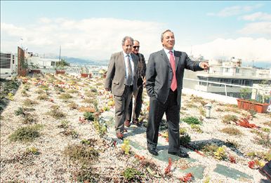 Βόλτα στην «πράσινη στέγη»