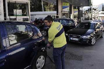 Kλιμάκωση της αυριανής τους απεργίας εξήγγειλαν οι βενζινοπώλες