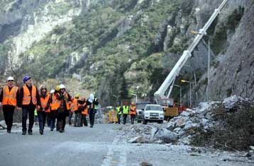 «Ανοίγουν» τη Μεγάλη Πέμπτη, προσωρινά,  τα Τέμπη