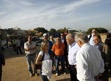 Ξεκίνησε η κατεδάφιση αυθαιρέτων στον Αλιμο