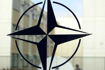 <b>NATO</b>Διευρημένη στρατηγική προτείνει ομάδα ειδικών