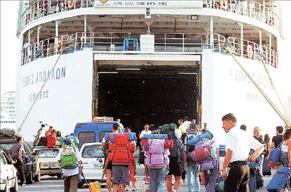 Οι Κυκλάδες αντιπαλεύουν την κρίση