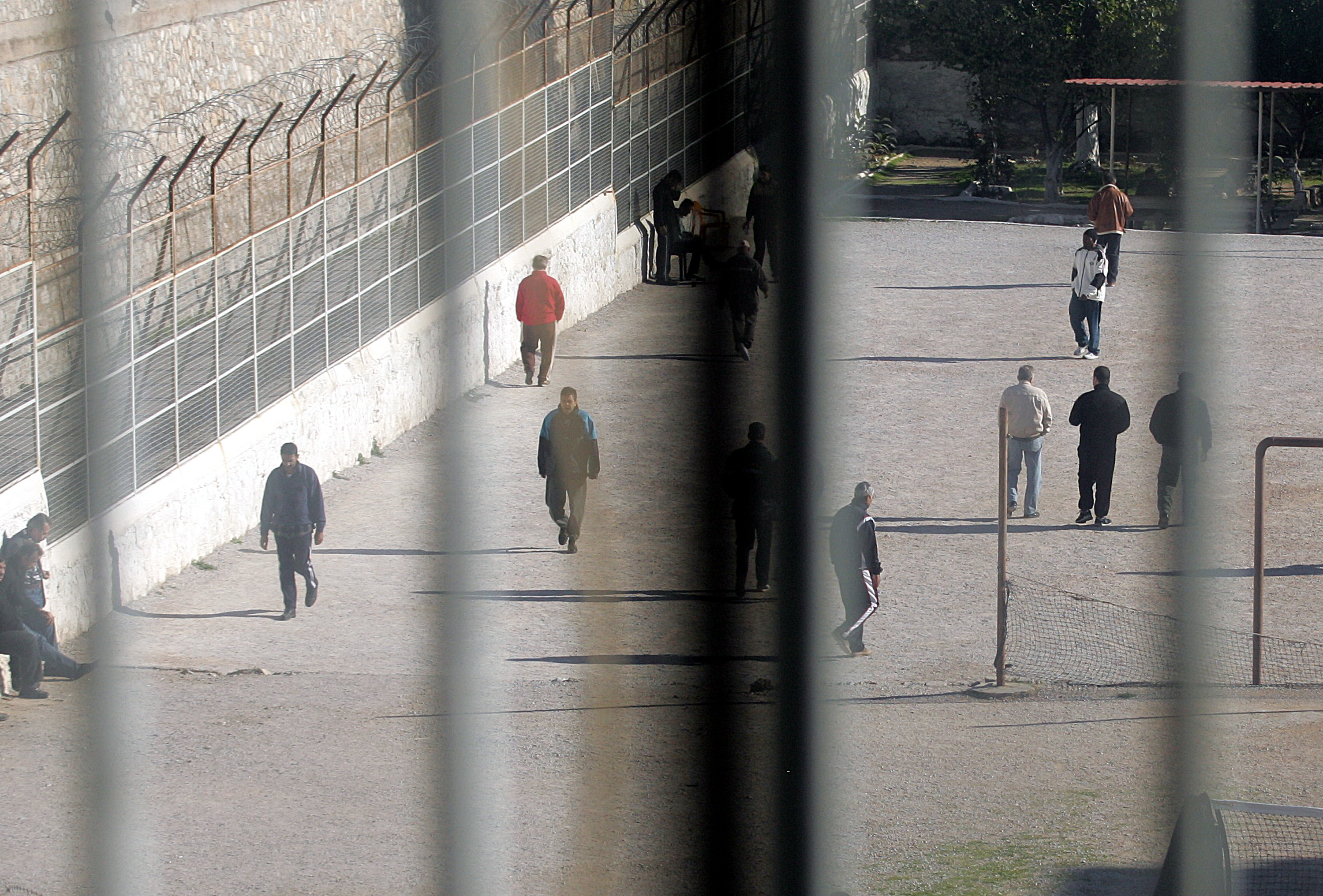 Απέχουν από το συσσίτιο οι κρατούμενοι σε 15 φυλακές