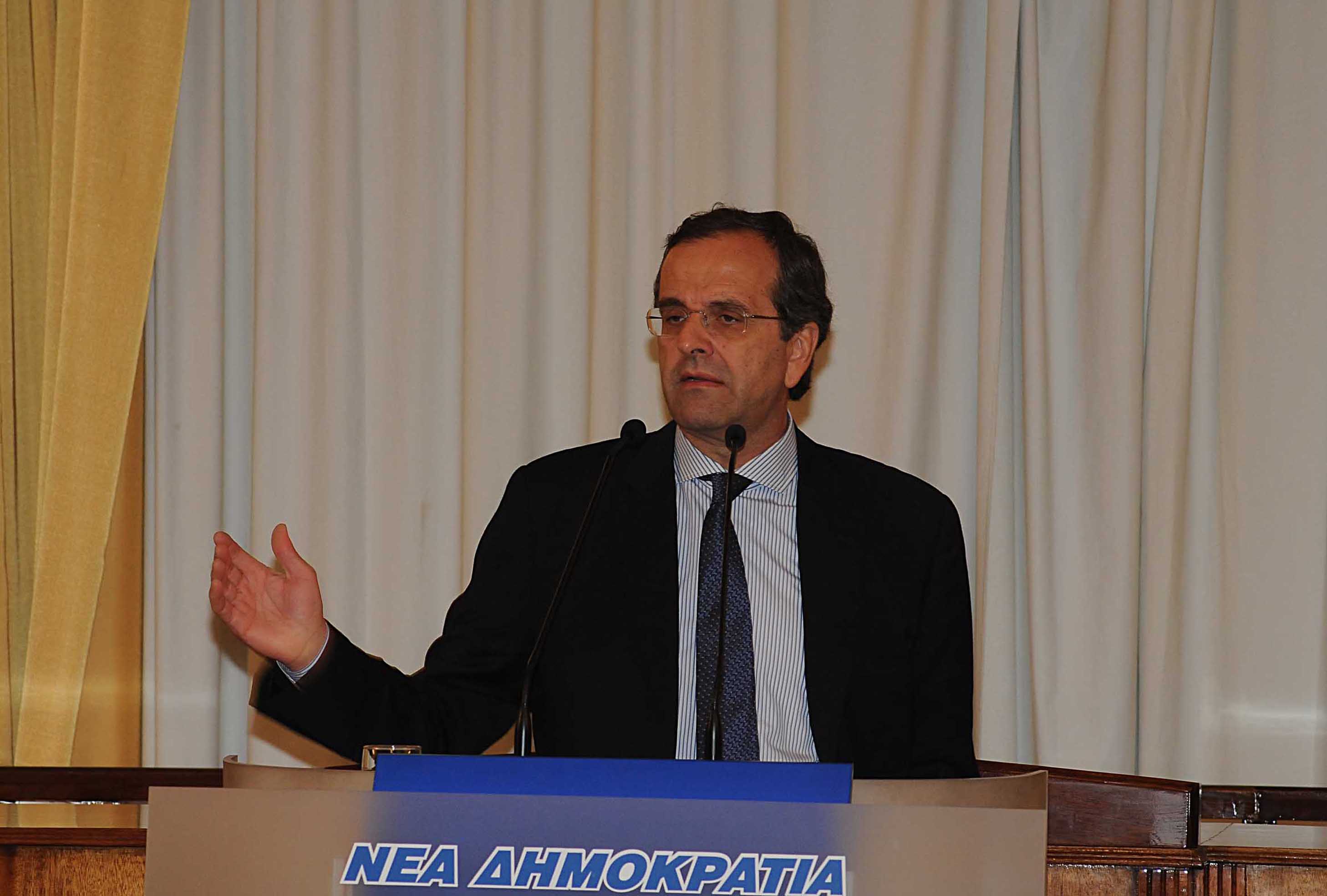 <b>Αντώνης Σαμαράς</b> Για πλήρη απορρύθμιση της κοινωνίας μίλησε ο πρόεδρος της Ν.Δ.