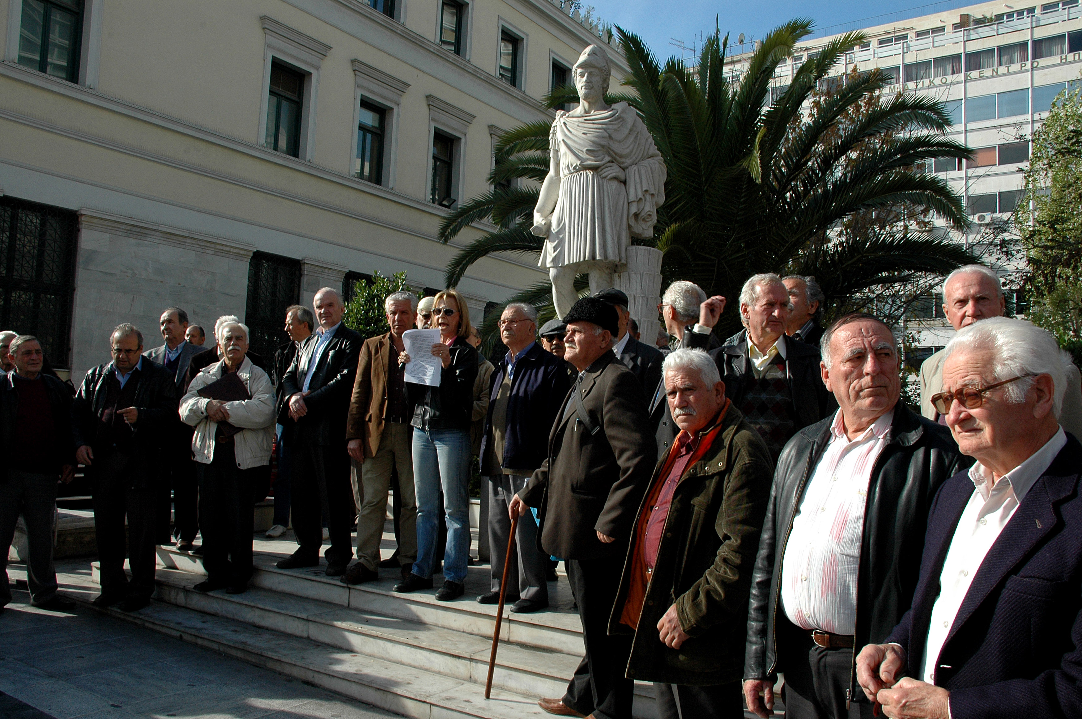 Στις 3 Ιανουαρίου, η έκτακτη ενίσχυση από τον ΟΑΕΔ