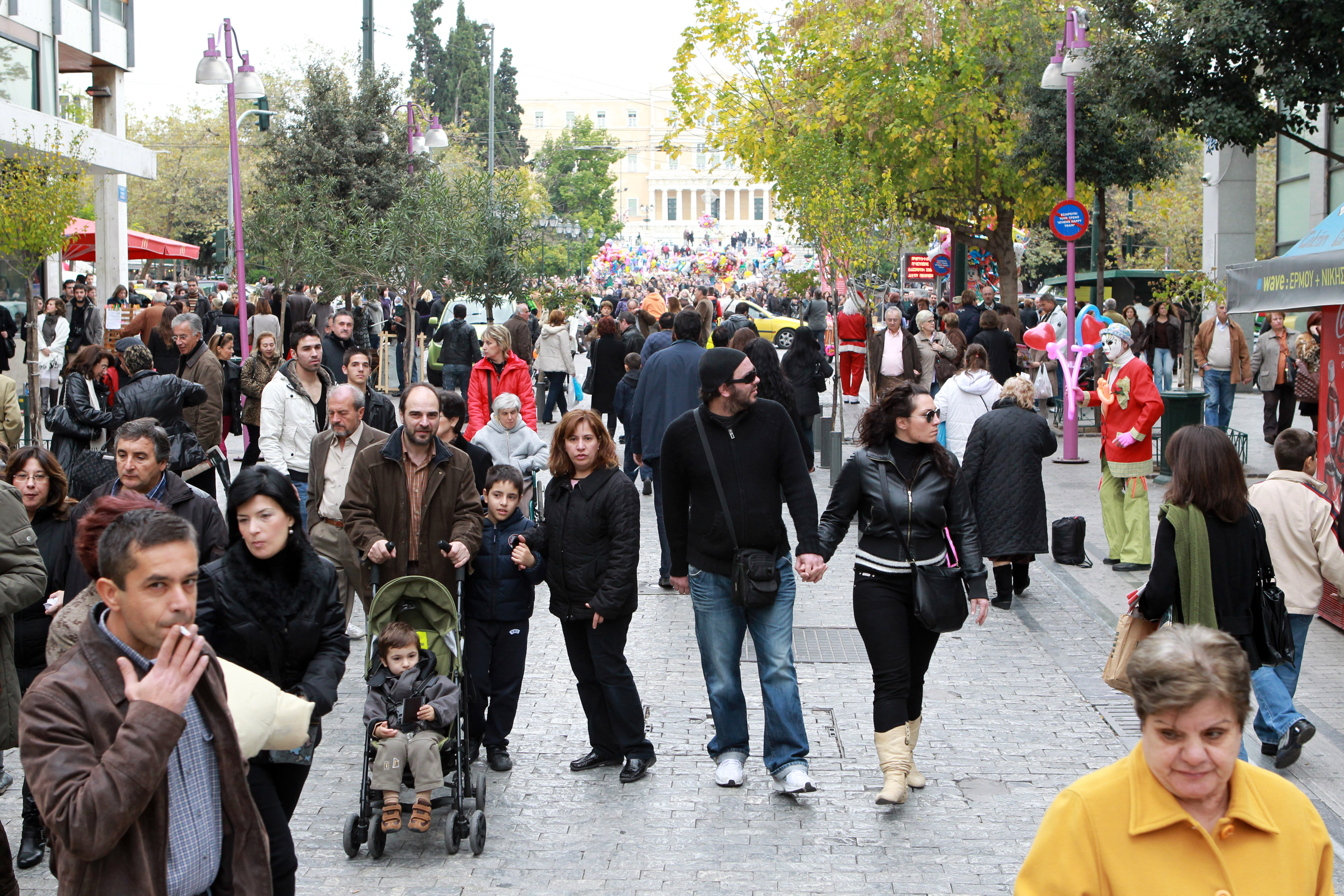 <b>Οικονομική κρίση </b> Πρόωρες – εορταστικές εκπτώσεις  ως 50%