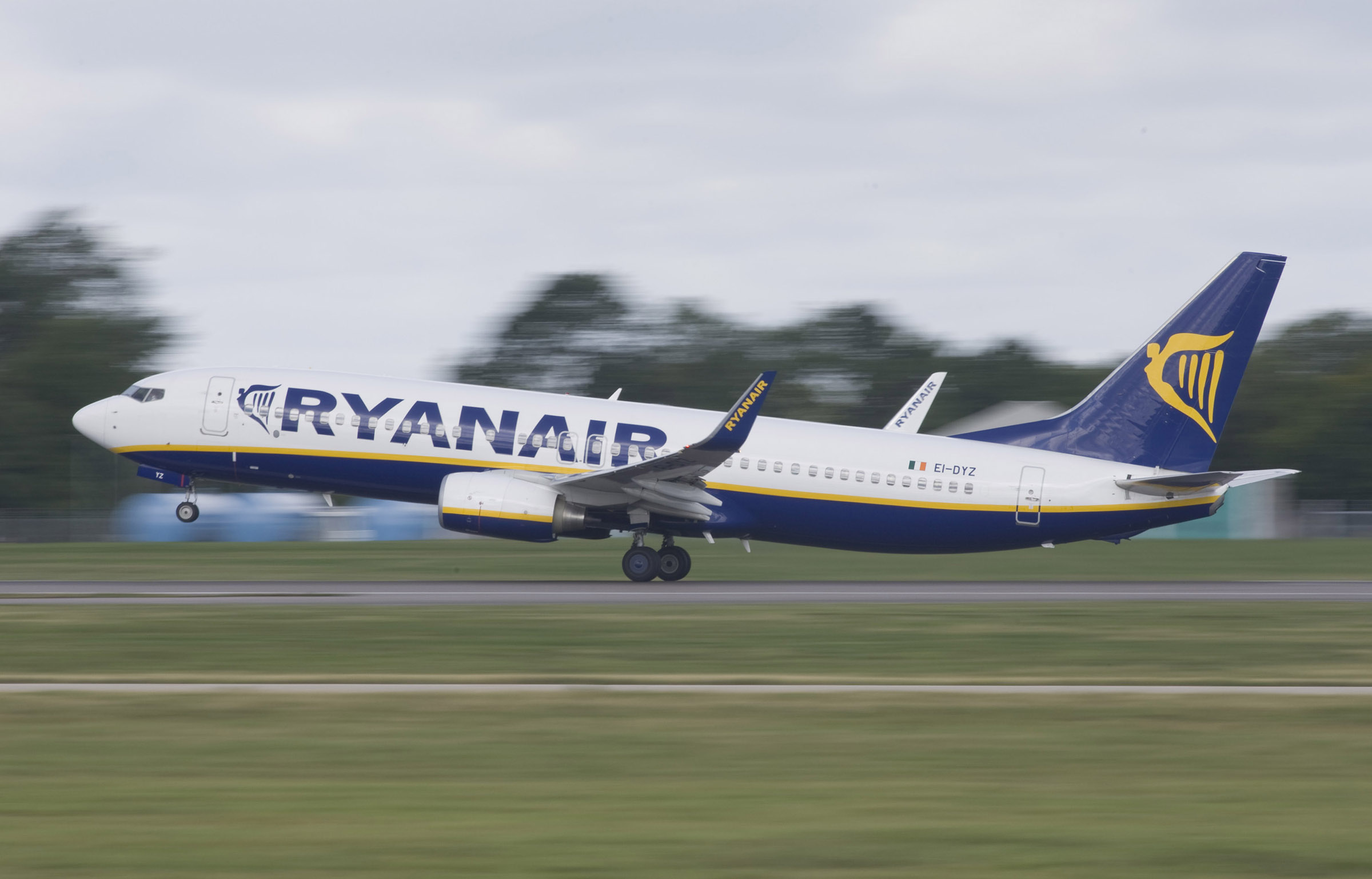 Ryanair Περισσότερες φθηνές πτήσεις προς ελληνικά αεροδρόμια - ΤΟ ΒΗΜΑ