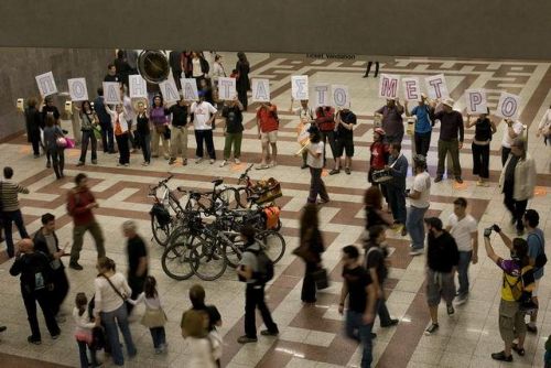 Oι …δέκα εντολές για τον καλό ποδηλάτη στο Μετρό