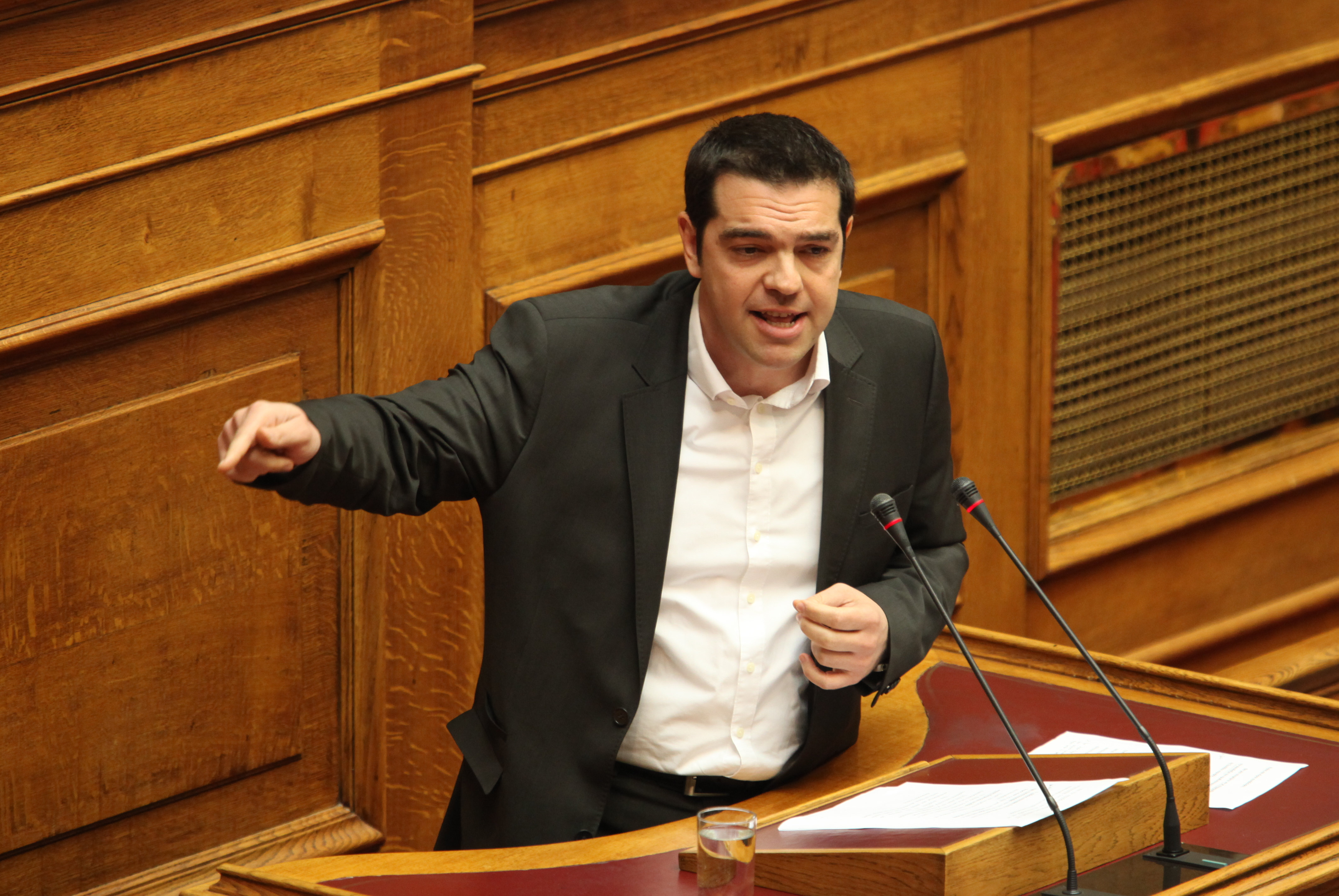 «Πυρά» Τσίπρα κατά Παπανδρέου για ΔΝΤ