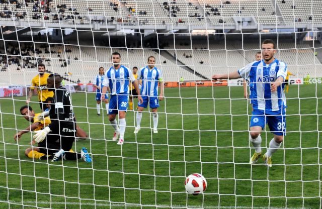 Η ΑΕΚ νίκησε Ατρόμητο και προβλήματα με 1-0