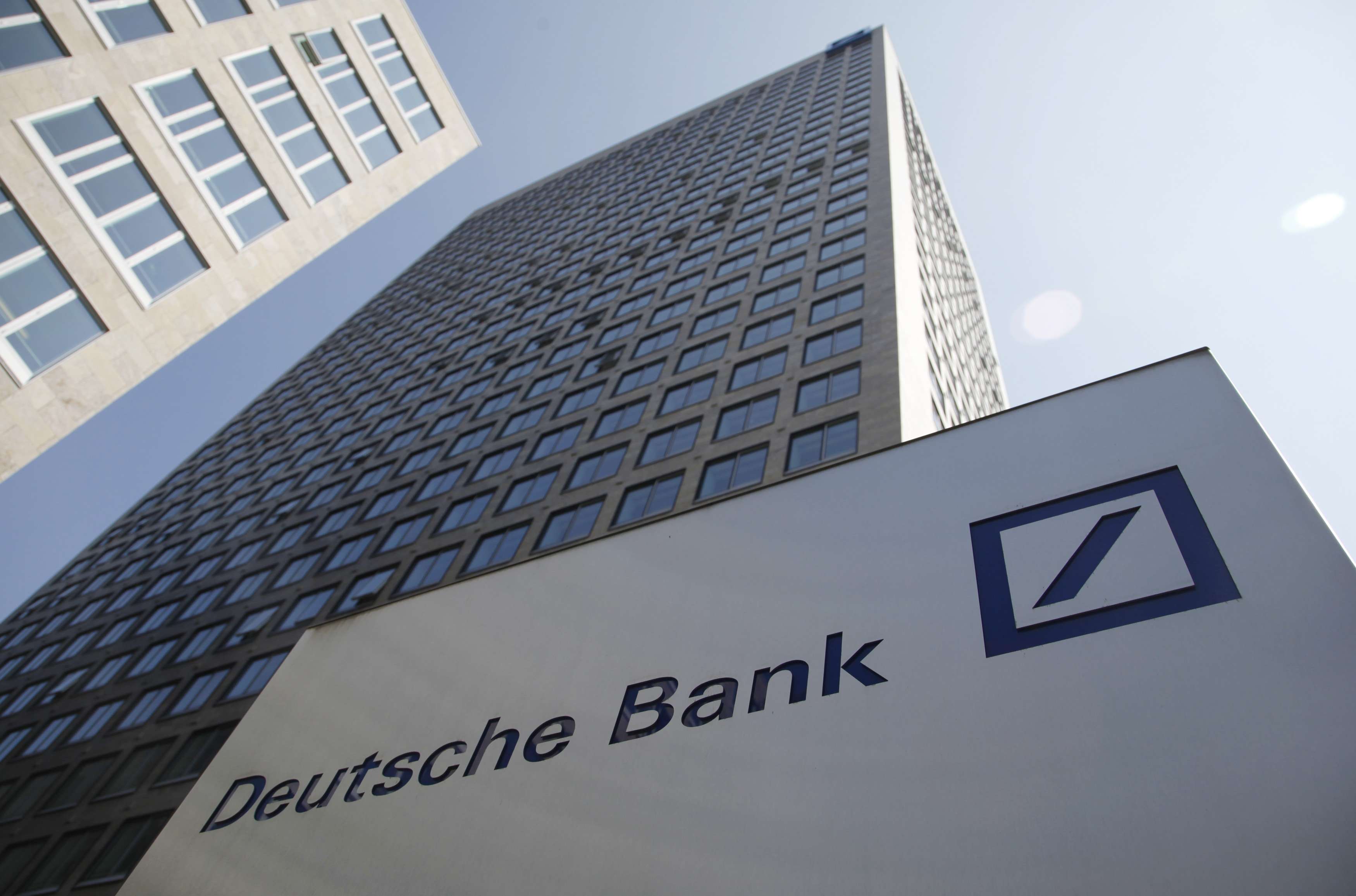 Дойче банк. Deutsche Bank Джим Рид. Немецкий Дойче банк. Здание Deutsche Bank 2020. Deutsche Bank офис в Москве.