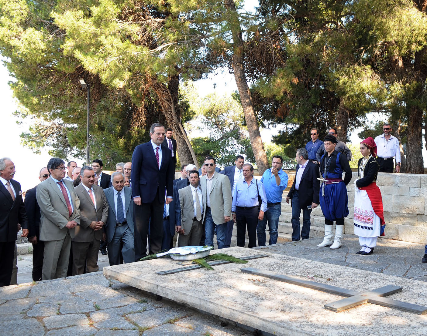 «Απόβαση» Σαμαρά στο κάστρο των Μητσοτάκηδων