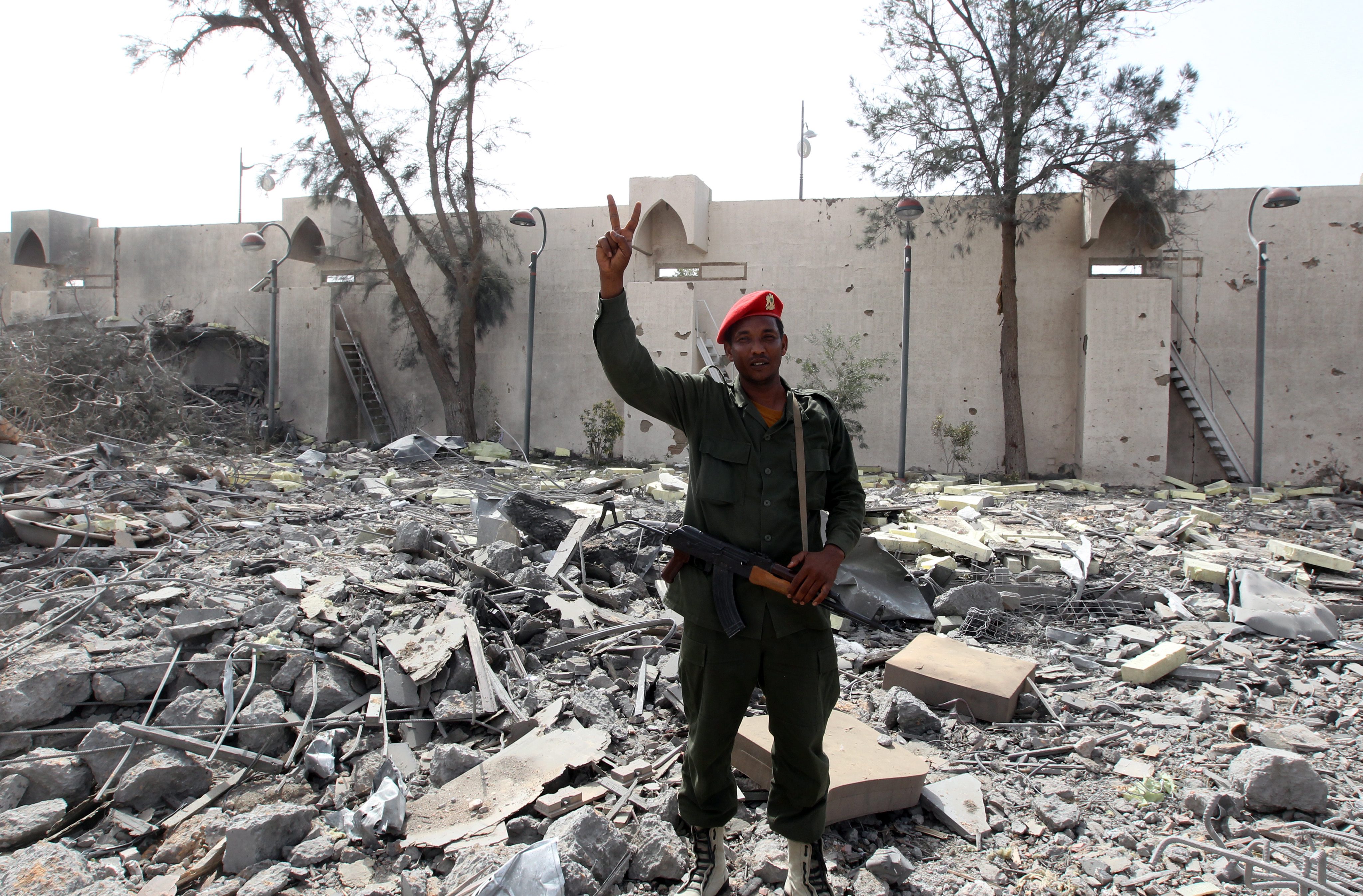 Πολύνεκρες επιδρομές στη Λιβύη