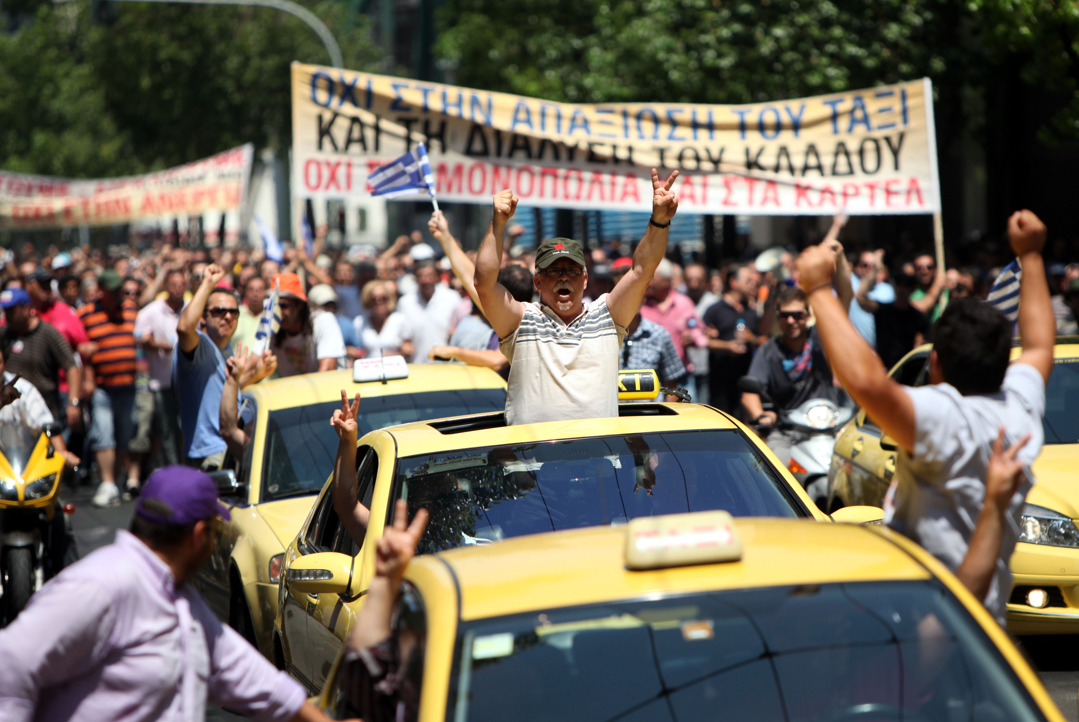 Ο Ραγκούσης βγαίνει στο «αντάρτικο»