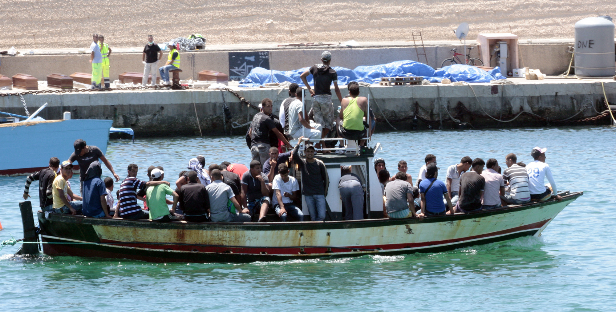 Διάσωση 800 μεταναστών μεταξύ Ιταλία – Σικελίας