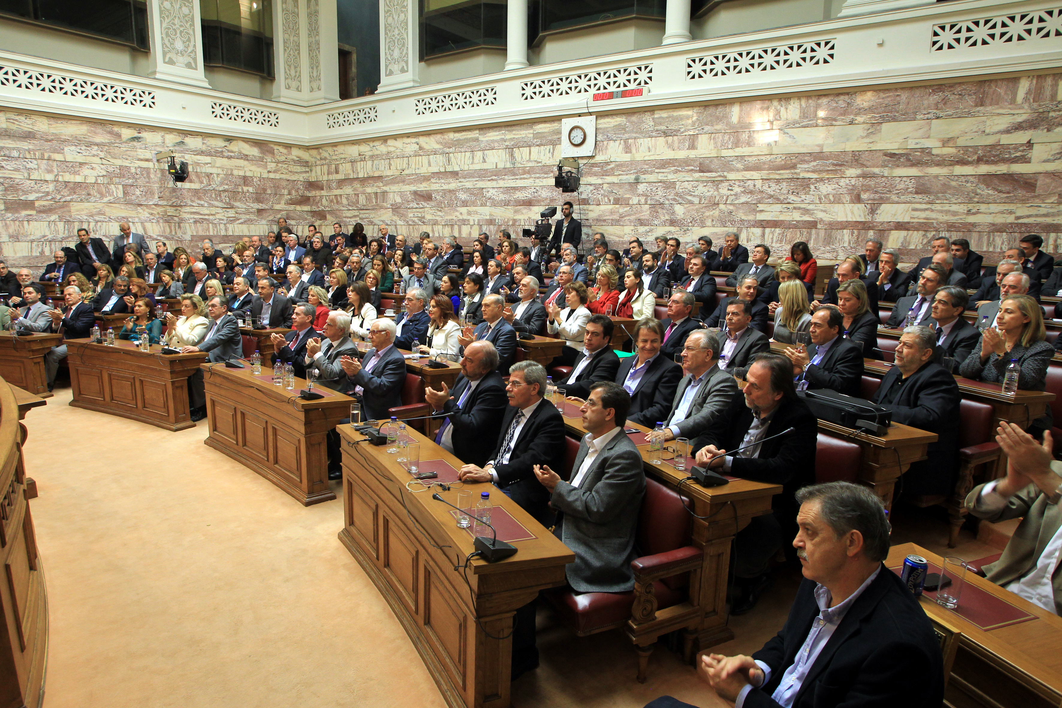 Φρ. Παρασύρης και Δ. Μιχελογιαννάκης στηρίζουν την κυβέρνηση