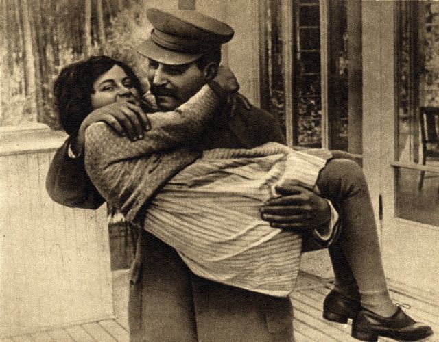 Πέθανε στις ΗΠΑ η μοναχοκόρη του Ιωσήφ Στάλιν