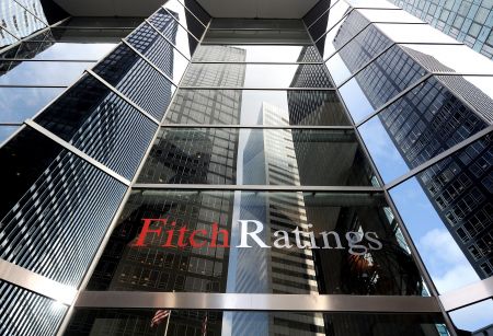 Fitch: Πρόοδος στις σχέσεις με πιστωτές αλλά οι προκλήσεις παραμένουν