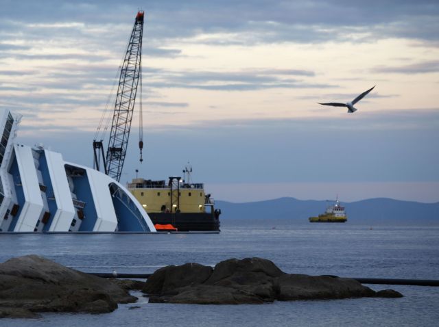 Costa Concordia: Δίνουν αποζημίωση 11.000 ευρώ ανά επιζώντα