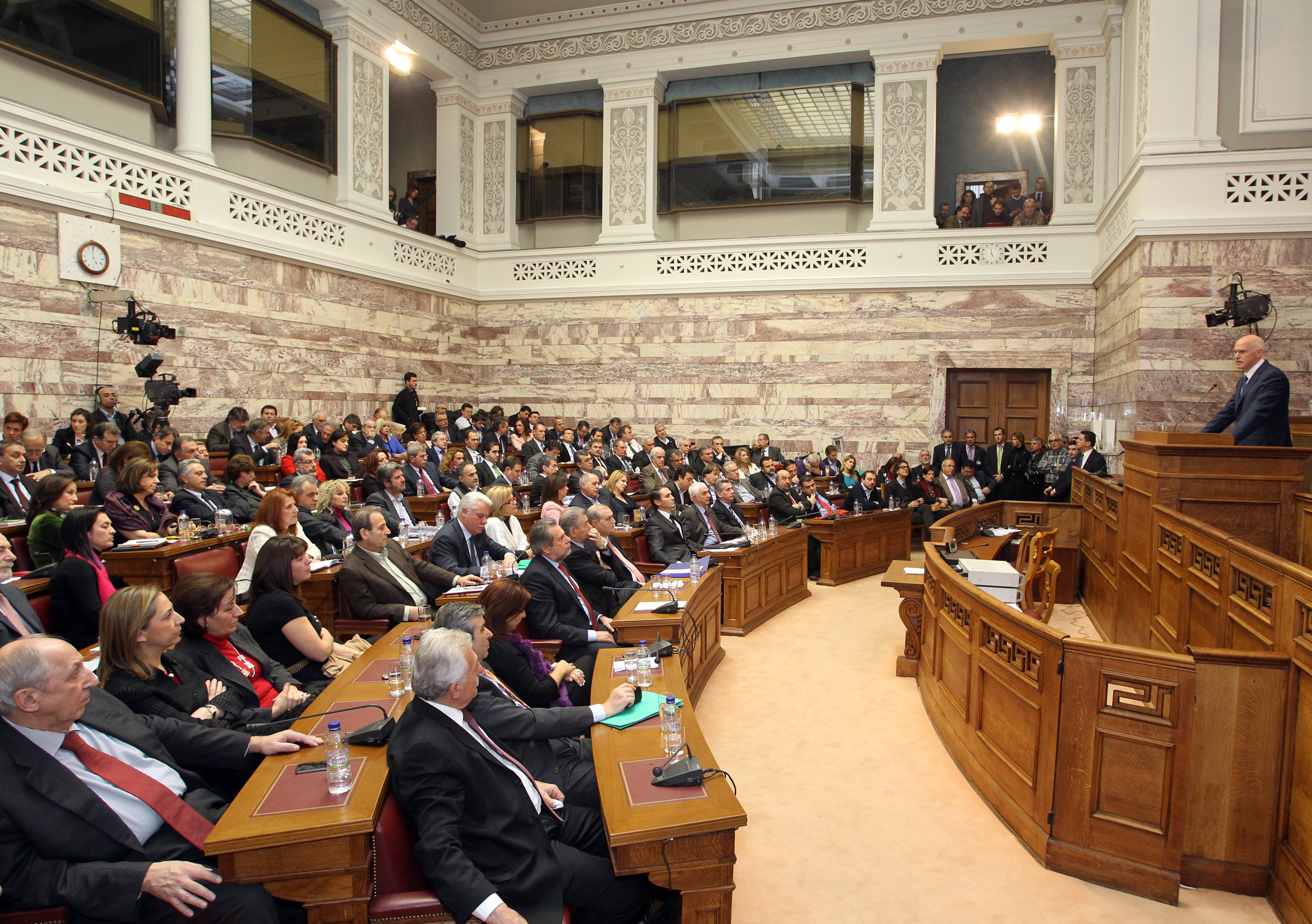 Σε τεντωμένο σχοινί οι ισορροπίες στο ΠαΣοΚ