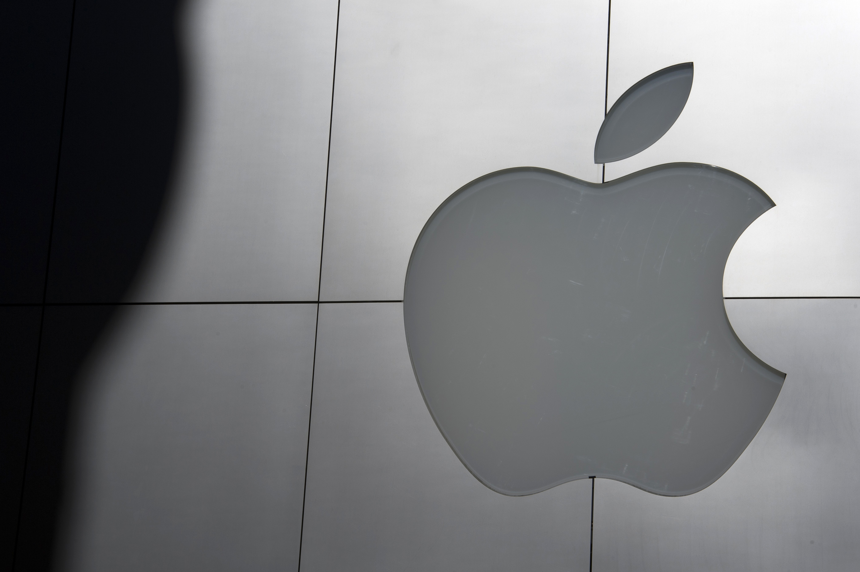 Apple: ξεπέρασε τα 500 δισ. δολάρια η κεφαλαιοποίησή της