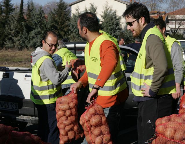 Φουντώνει το κίνημα «Καταργείστε τους μεσάζοντες»