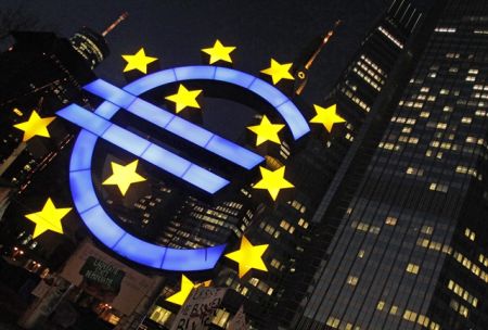 190 ευρώ κέρδισε κάθε Ελληνας από τη συμμετοχή στην ευρωζώνη