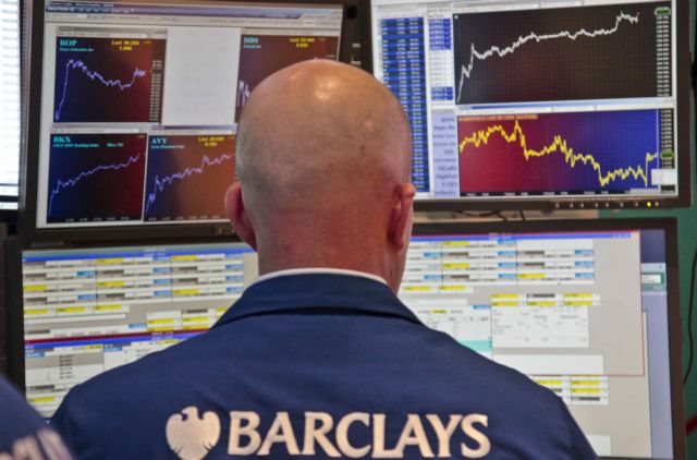 Ερευνάται κομπίνα της Barclays με το Κατάρ