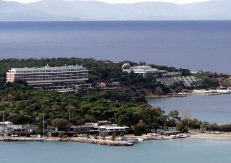 WSJ: Η κυβέρνηση εκτροχιάζει το πρόγραμμα αποκρατικοποιήσεων