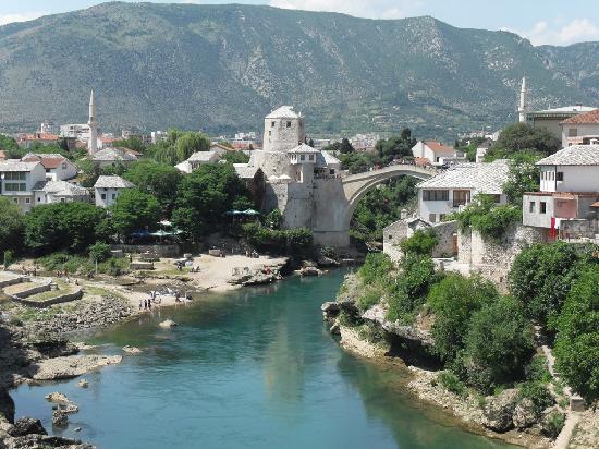 Μόσταρ: Πόλη διχασμένη και χρεοκοπημένη