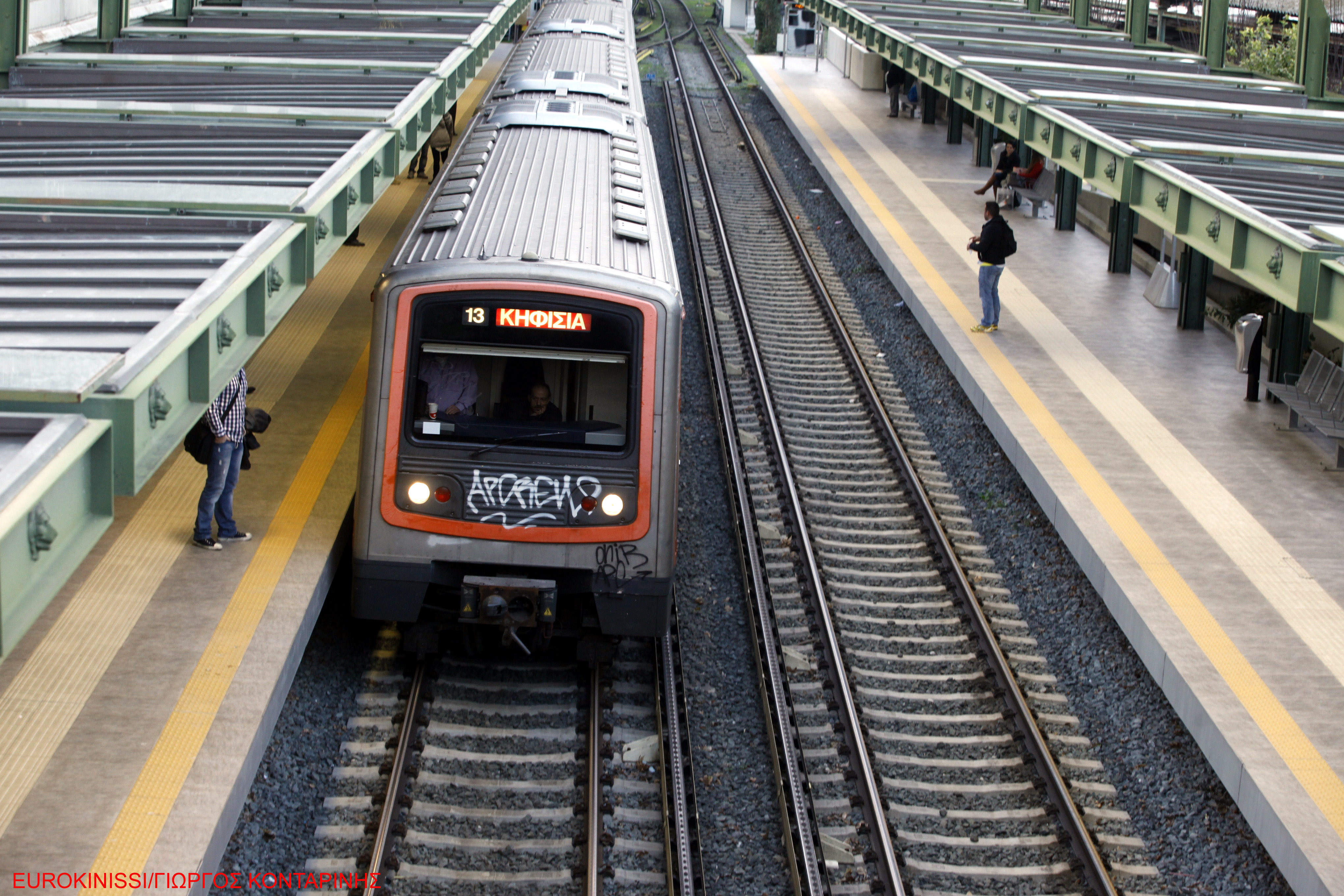 Στο Θησείο σταματούν οι συρμοί του ΗΣΑΠ λόγω πτώσης δέντρου