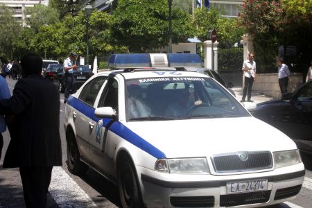Δύο αστυνομικοί ανάμεσα στους συλληφθέντες συμμοριών «νονών»
