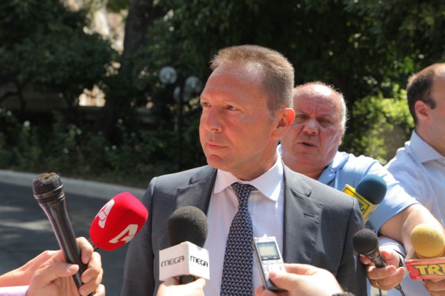 Stournaras denies rumors of new austerity measures