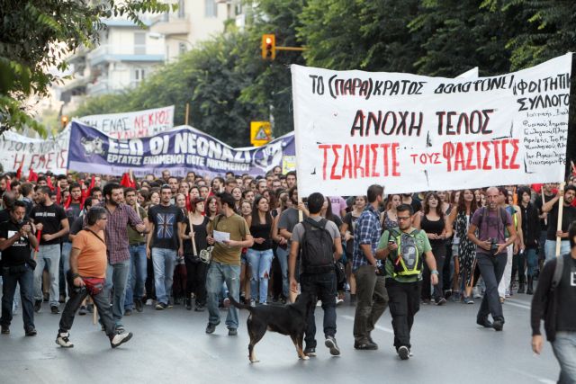 Πυροβολισμοί από αστυνομικό εκτός υπηρεσίας στη Δάφνη σε αντιφασιστική συγκέντρωση