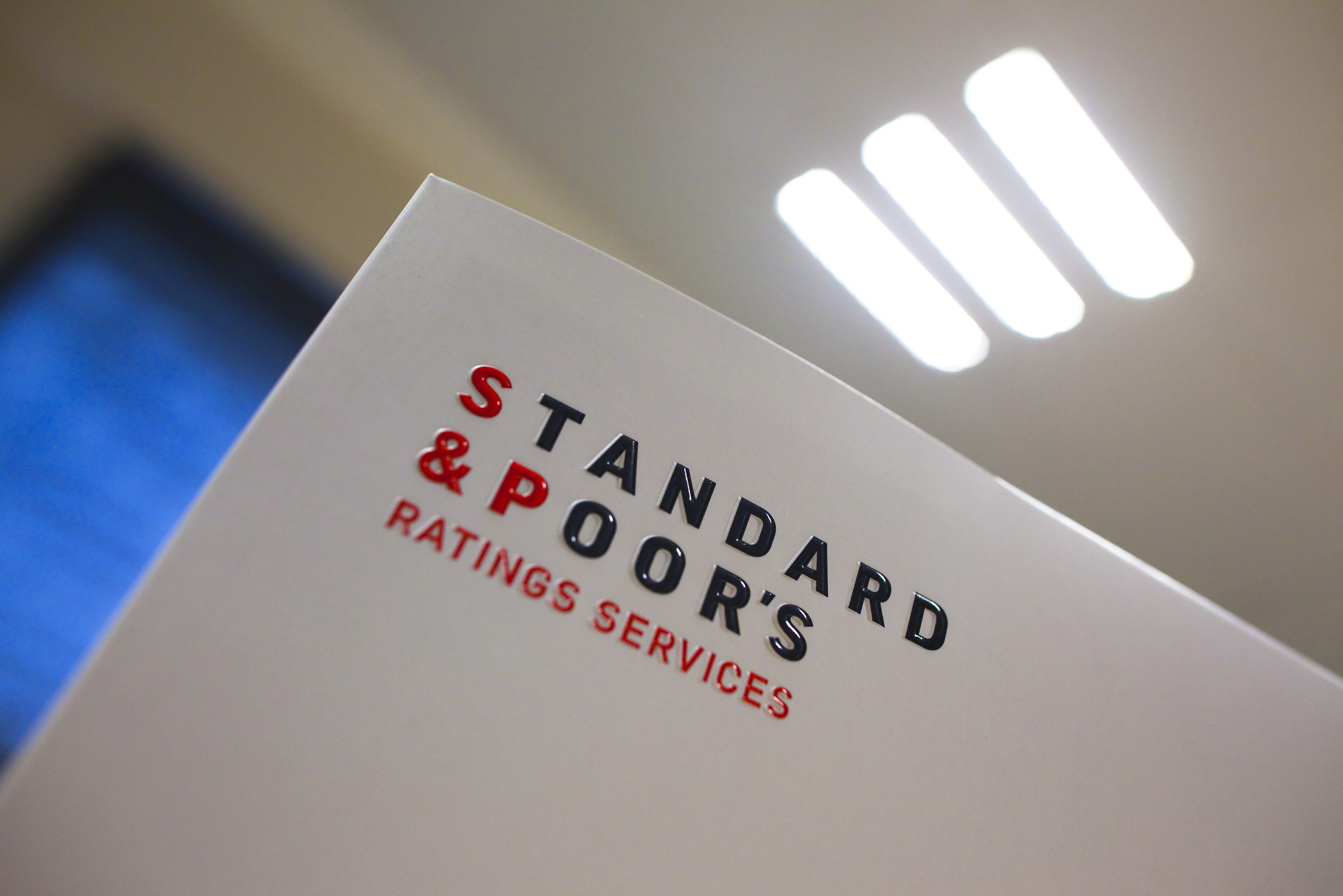 Standard & Poor’s confirms “B-/B” rating for Greece