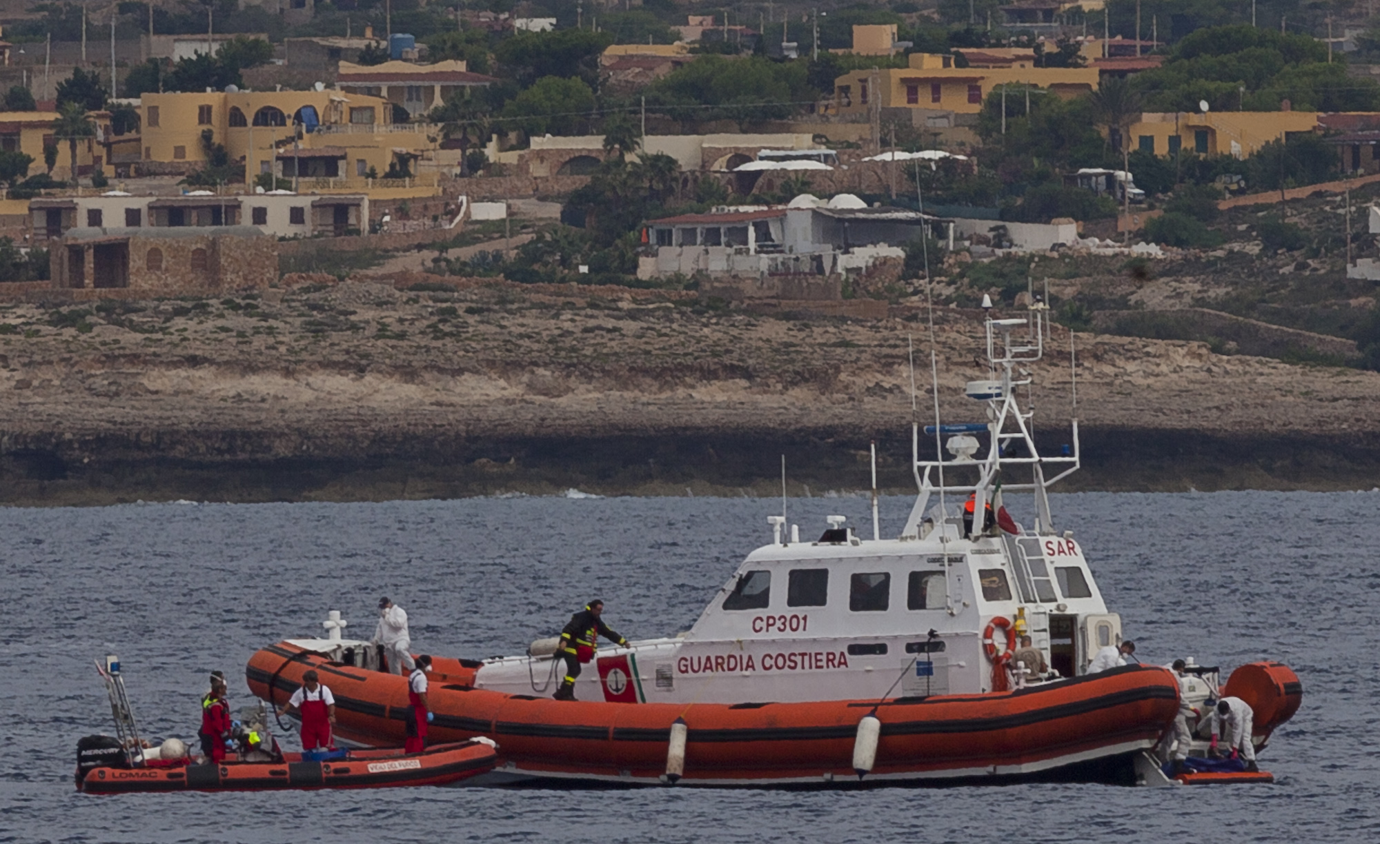 Λαμπεντούζα: Διάσωση 400 μεταναστών στο πλαίσιο του «Mare Nostrum»